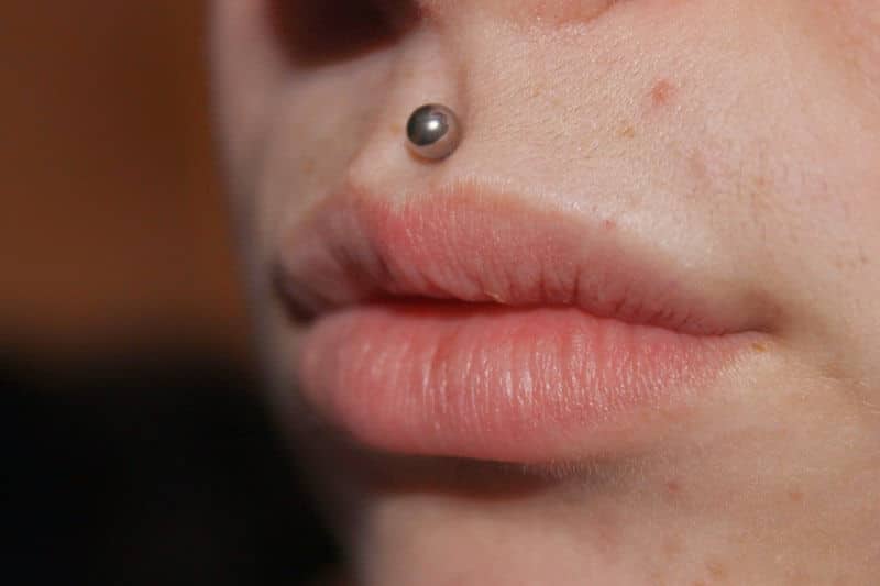 Ideias de piercings nos lábios