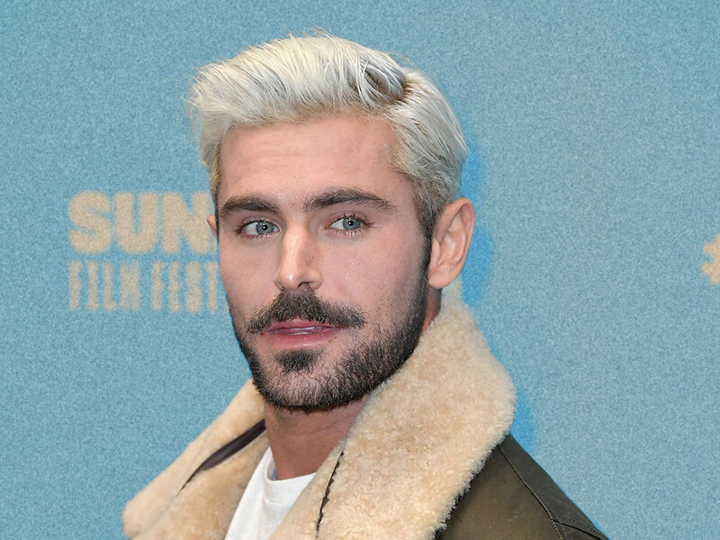 Zach efron com cabelo platinado 